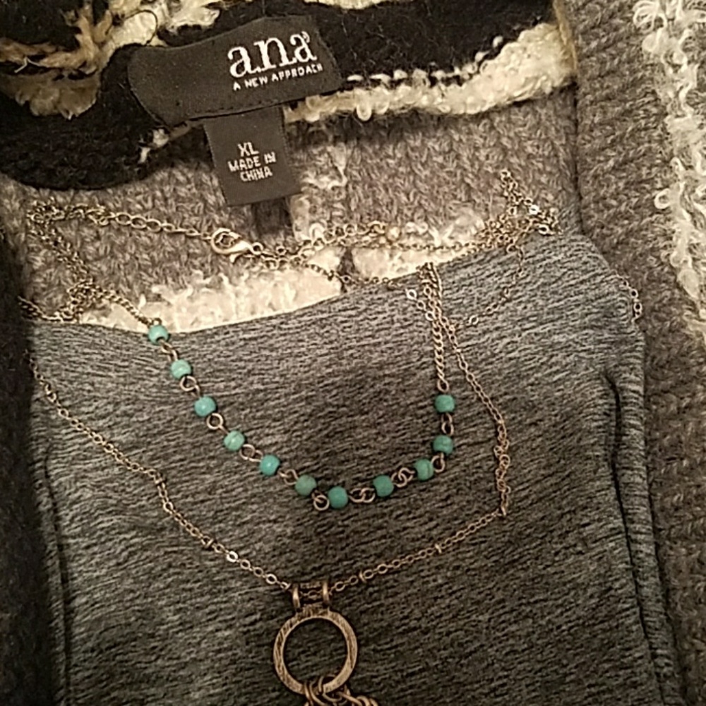 Sweater - Picture 6 of 6